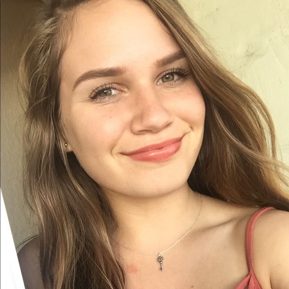 Meet your Posher, Skye - Picture 1 of 1